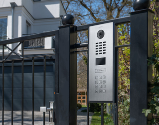 DoorBird D21x Series of IP Video Intercoms | ASSA ABLOY DSS